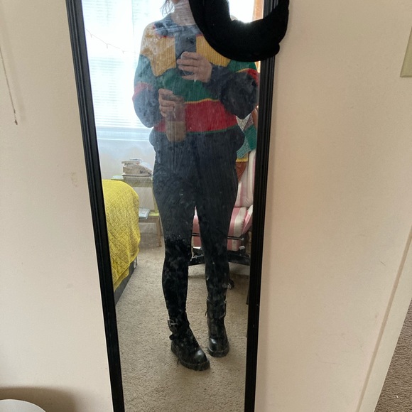 Meet your Posher, Jennifer - Picture 1 of 1